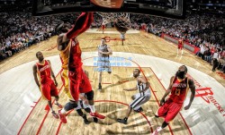 皮克福德续约在即，埃弗顿锁定后防基石与队内顶薪核心